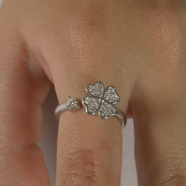 Julio Clover Anti-Stress Ring